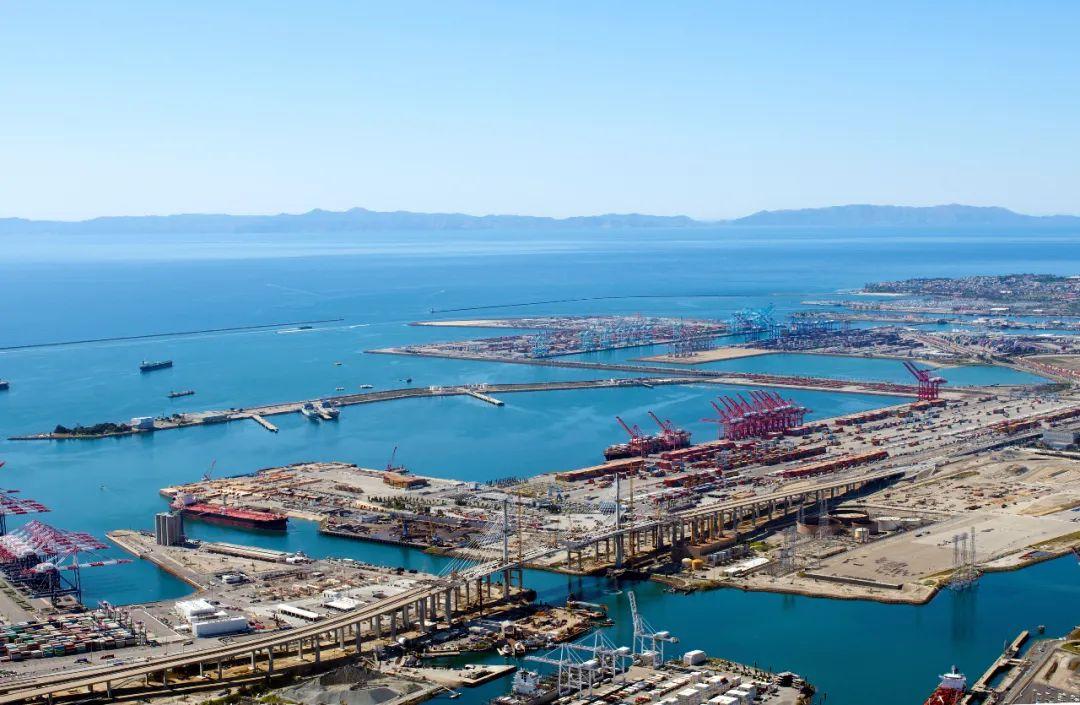 Focus on logistics newsletter-Long Beach Port's cargo volume is moderate during the peak season