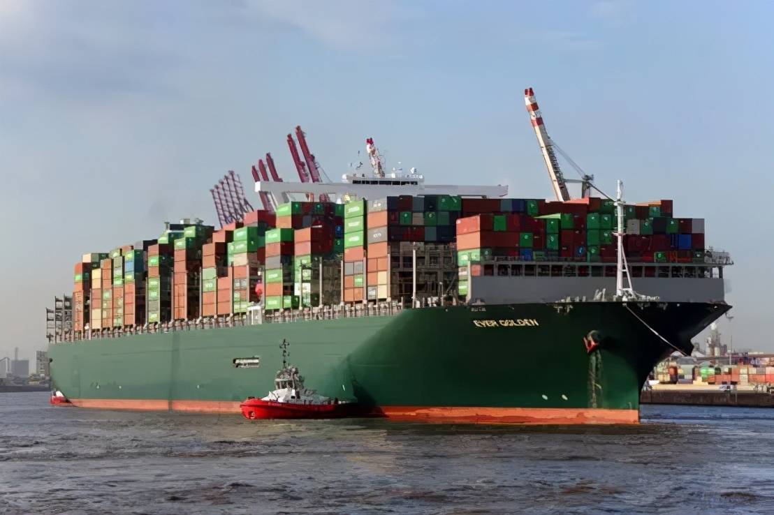 Focus on logistics newsletter-A container ship was hit and the shipping schedule was delayed