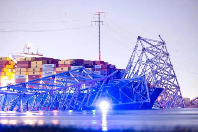 Focus on logistics newsletter-A large container ship crashed into the bridge in Maersk