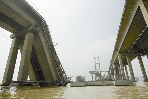 Focus on logistics newsletter-Sudden: A bridge in Guangdong was rubbed by an international ship​