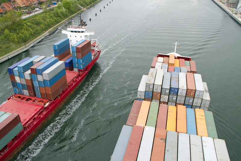 Saudi Pressures U.S. to Drop Hormuz Blockade; Iran Open to Talks